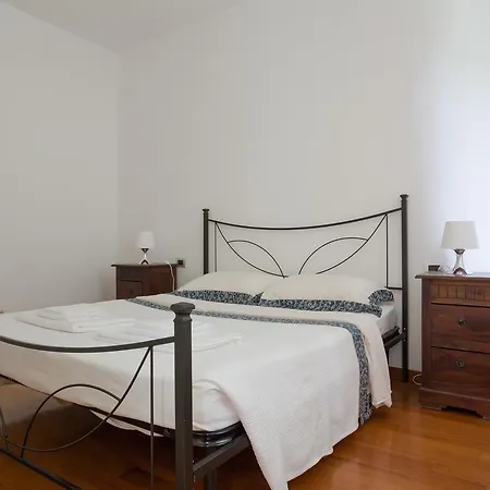 Apartment Meta Italy Da Claudia Milan